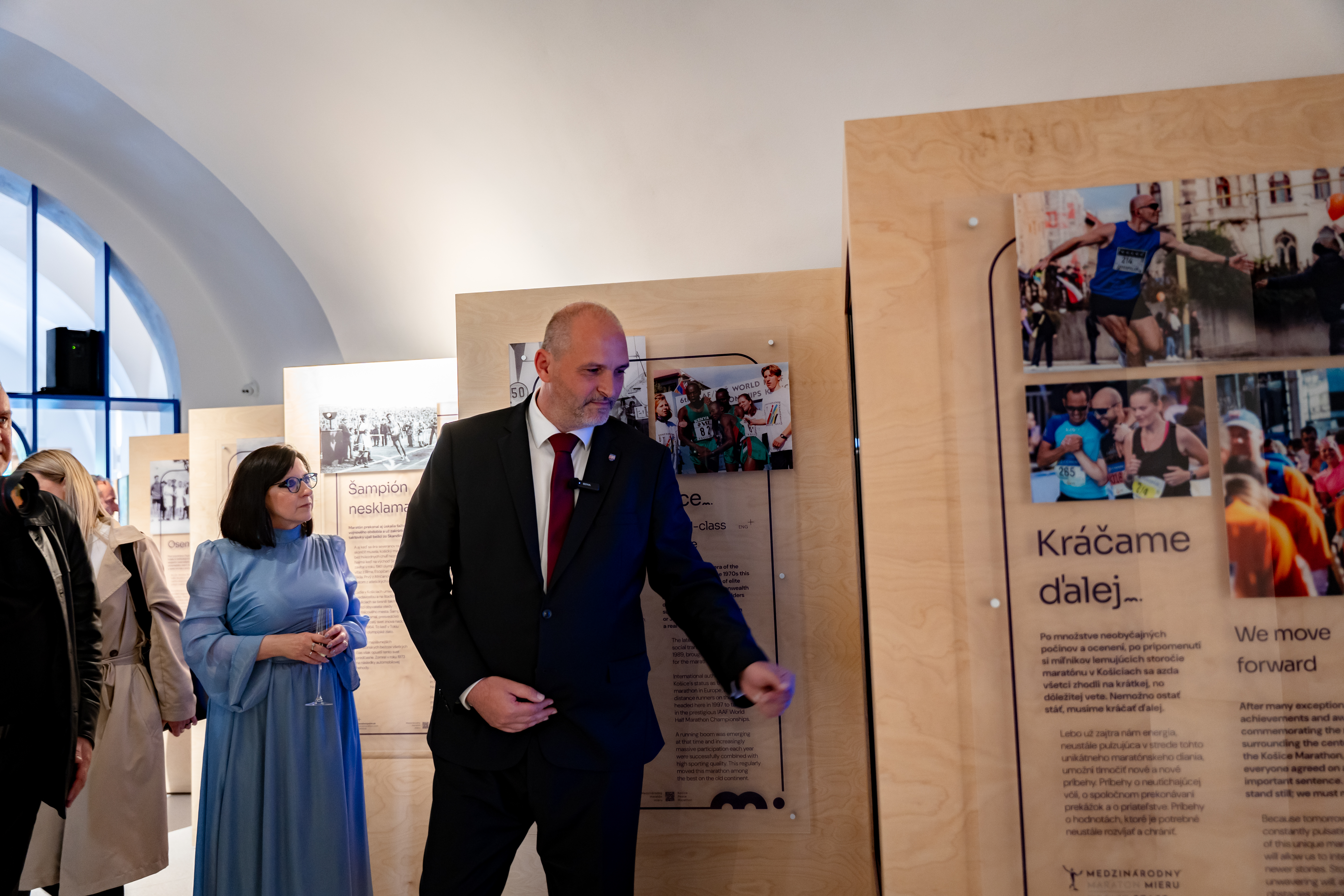 Slavnostne otvorenie stalej expozicie Medzinarodneho maratonu mieru-20